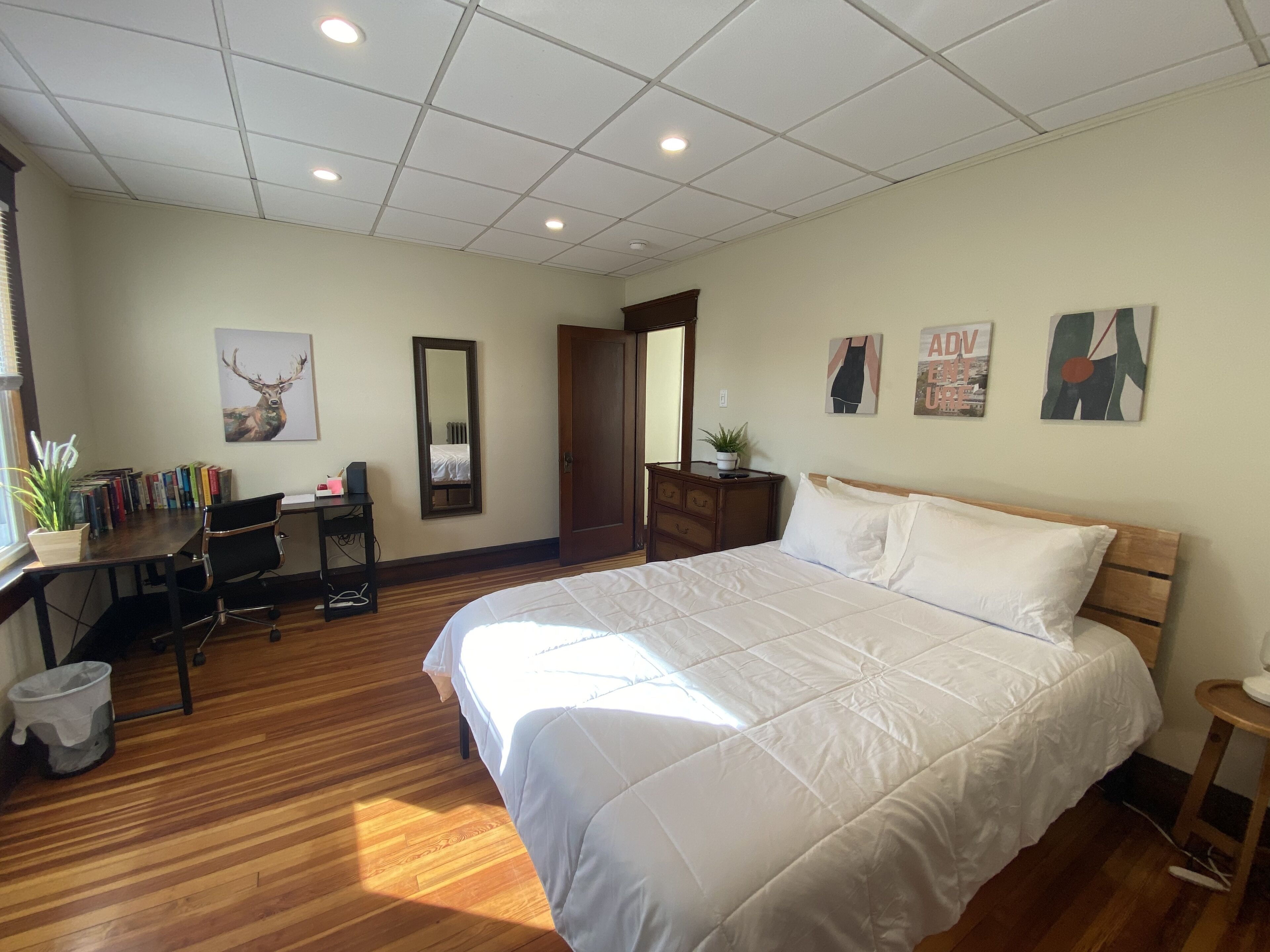 4 chambres, fer et planche à repasser, lit parapluie, Wi-Fi gratuit