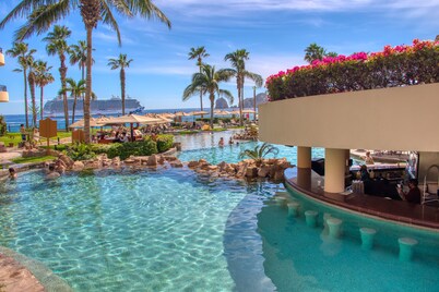 Resort-Style Comfort: Ocean Views, Pool & Beach! Autumn Escape + Fall Savings!