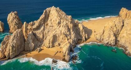 Resort-Style Comfort: Ocean Views, Pool & Beach! Autumn Escape + Fall Savings!