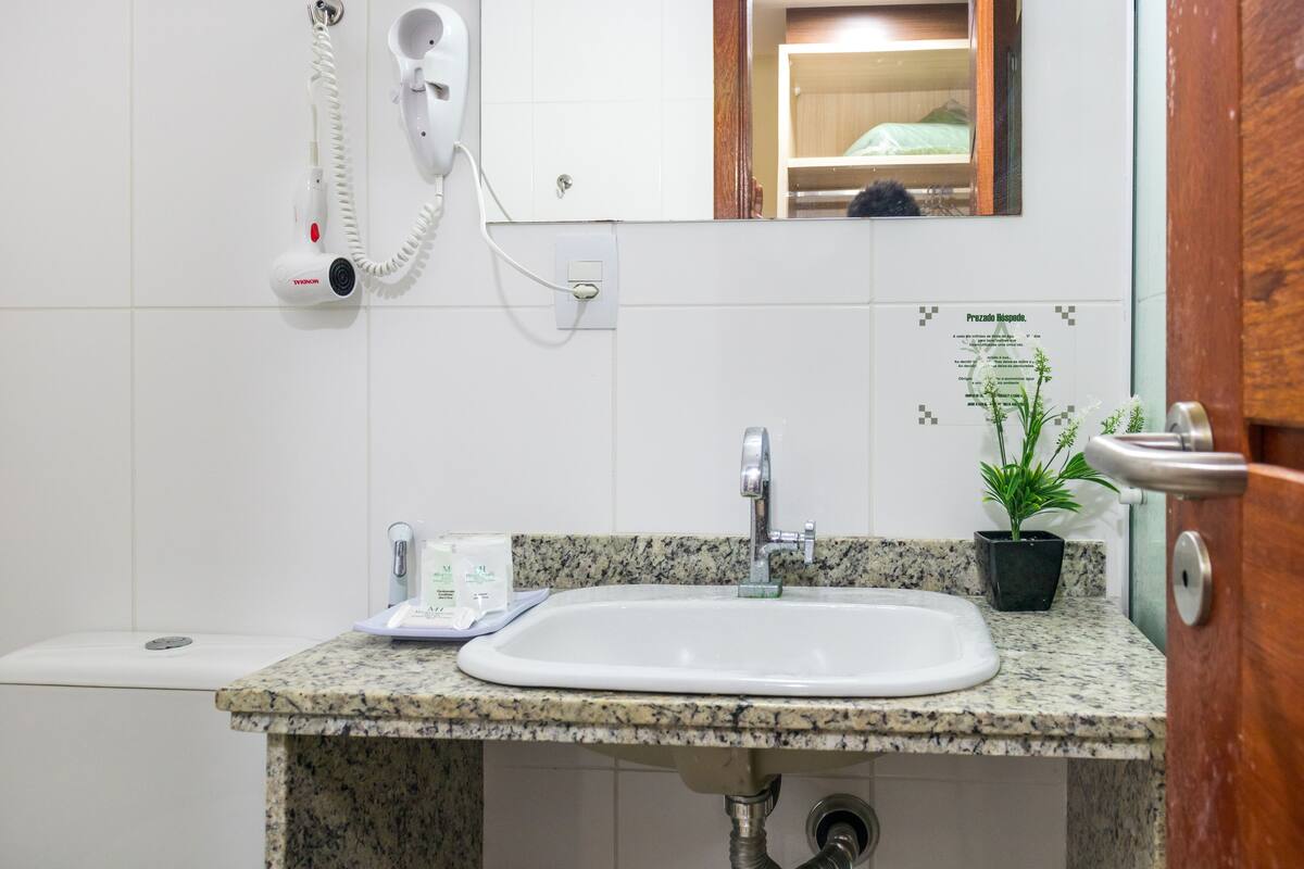 superior room | bathroom | shower, towels