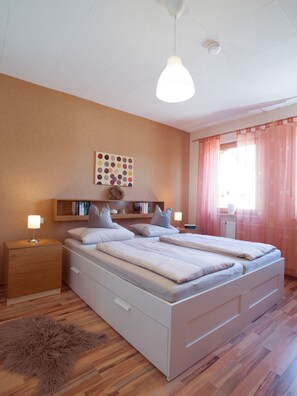 1 bedroom, free WiFi, bed sheets
