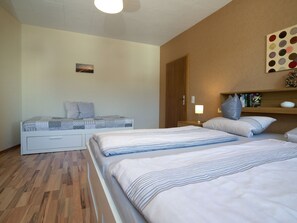 1 bedroom, free WiFi, bed sheets