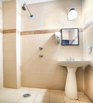 Standard Triple Room | Bathroom | Shower, towels, soap