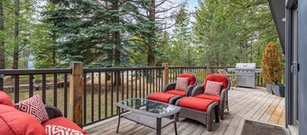 The Legacy Cabin | Hot Tub | Huge Fenced Yard