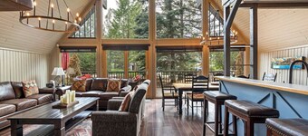 The Legacy Cabin | Hot Tub | Huge Fenced Yard