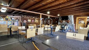 Coffee shop - Island Park Lodge (Island Park)