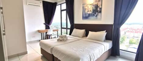 Twin Room, Shared Bathroom | Free WiFi, bed sheets