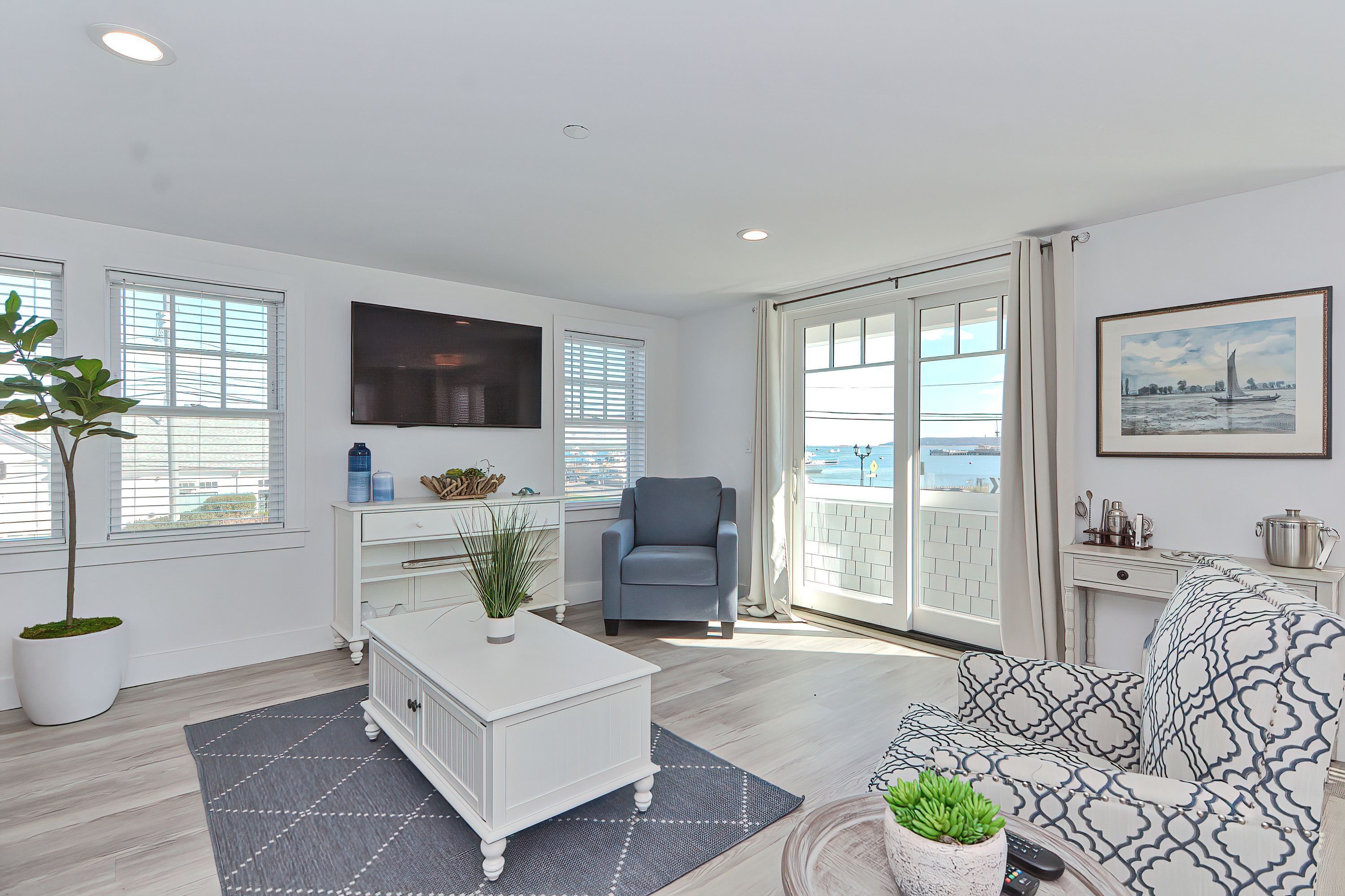 Superior Condo | 1 bedroom, individually decorated, individually furnished