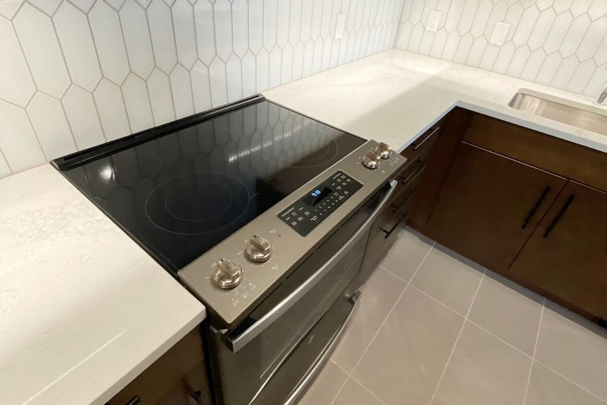 fridge, microwave, dishwasher, coffee/tea maker