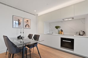 Premium Apartment, 2 Bedrooms | Private kitchen