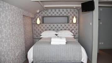 Individually decorated, iron/ironing board, free WiFi, bed sheets