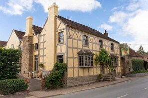 Exterior - The Green Man (Hereford)