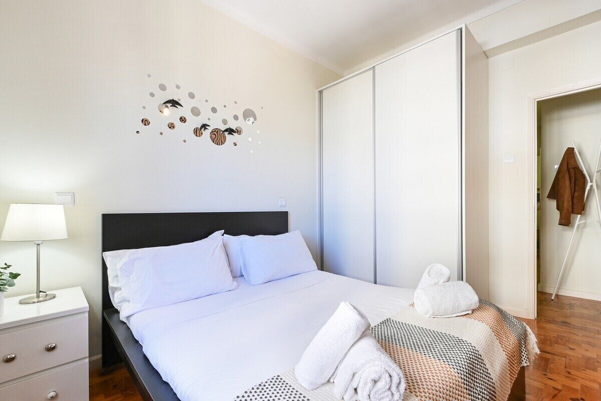 1 bedroom, iron/ironing board, internet, bed sheets