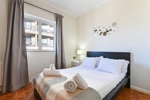1 chambre, fer et planche à repasser, accès Internet, draps fournis