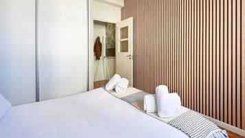 1 bedroom, iron/ironing board, internet, bed sheets