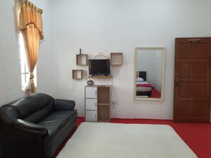 Quarto triplo luxo | Escrivaninha, Wi-Fi de cortesia, roupa de cama