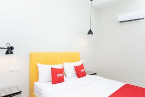 Bed sheets - OYO 90406 Mirani Hotel (Taman Melawati)