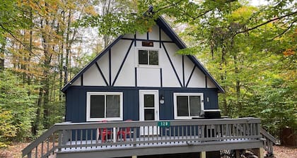 Arrow Dreams! Great location, walking distance to lake, playground & pool