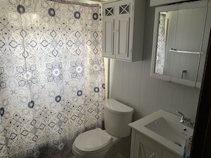 Baignoire, papier toilette