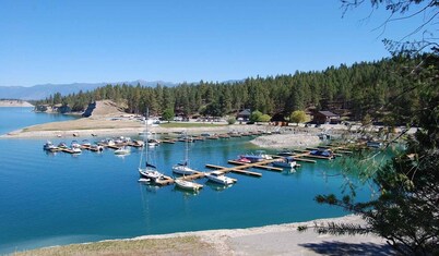 Luxury modern villa near Marina on Lake Koocanusa