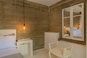 2 bedrooms, iron/ironing board, travel cot, free WiFi