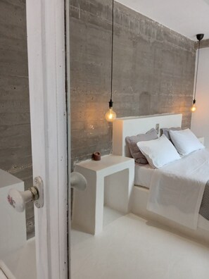 2 bedrooms, iron/ironing board, travel cot, free WiFi