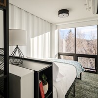 1 Queen Private Room, 1 Futon, Ensuite Bathroom, Wet bar | Premium bedding, iron/ironing board, free WiFi, bed sheets
