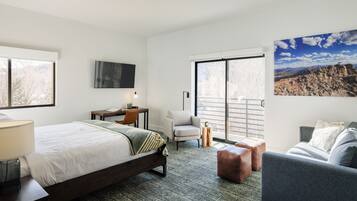 1 King Private Room, 1 Sleeper Sofa, Ensuite Bathroom, Balcony