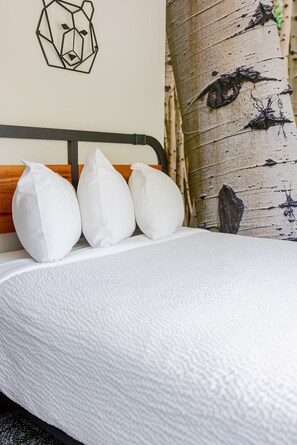 1 Full Bed Micro Private Room, Shared Bathroom | Premium-sengetøj, strygejern/strygebræt, gratis Wi-Fi, sengetøj