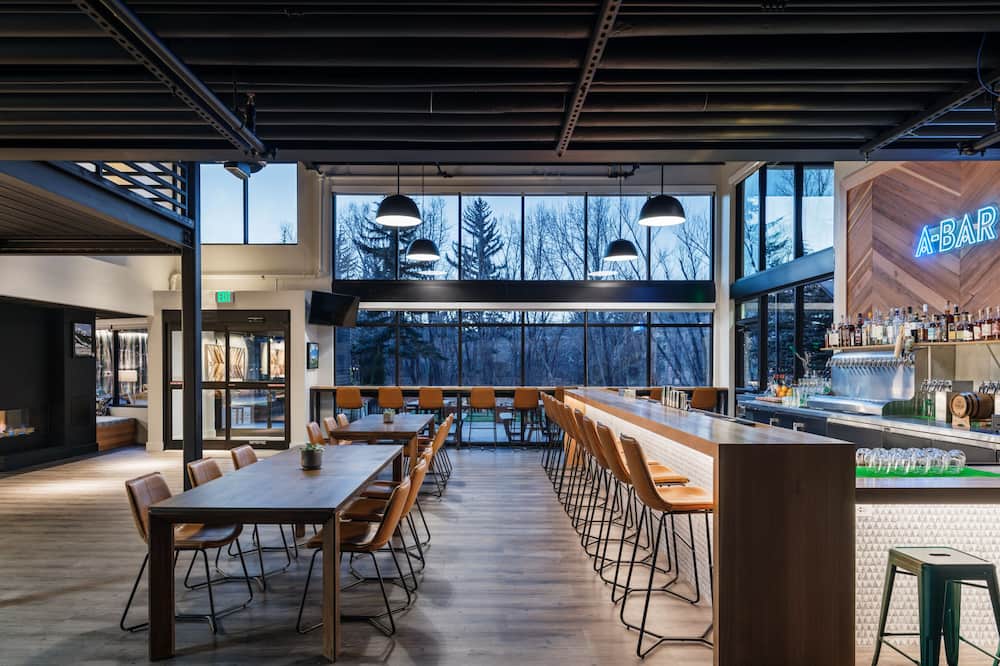 The Block Hotel & Commons