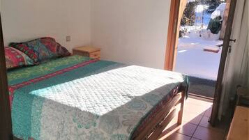 3 soveværelser, skrivebord, strygejern/strygebræt, weekendseng