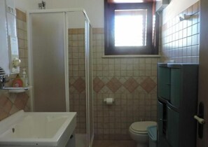 Ducha, secador de pelo y bidé