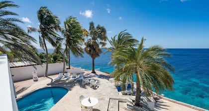 Luxurious OceanFront Secured resort 3 MIN TO BEACH