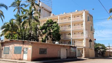 Fachada de la propiedad