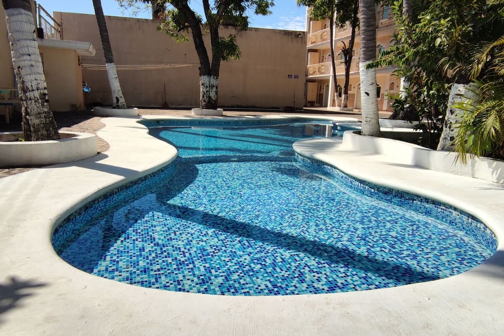 Hotel Las Cúpulas