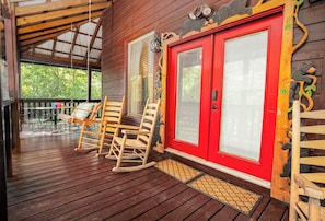 Terrace/patio - Spacious Mountain Retreat – Steps from Dollywood! Sleeps 18, Hot Tub, Nerf Wall! (Sevierville)