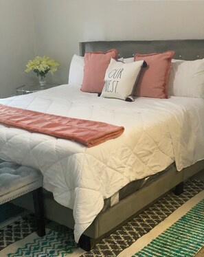 2 chambres, fer et planche à repasser, Wi-Fi, draps fournis