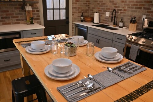 Backstage Gallery House