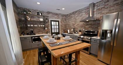 Backstage Gallery House