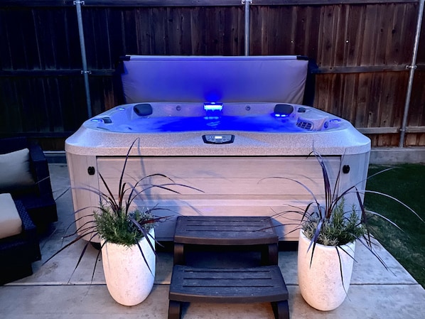 Baignoire à remous extérieure