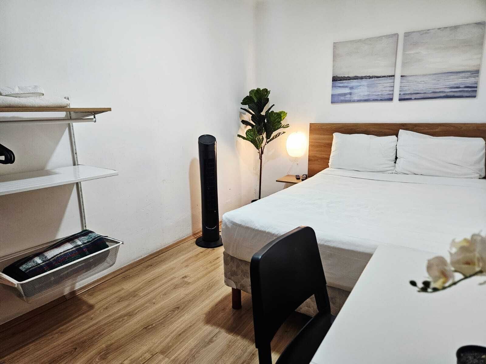 Standaard kamer, 1 tweepersoonsbed | Verduisterende gordijnen, een strijkplank/strijkijzer, gratis wifi