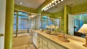 Villa, 3 habitaciones | Baño | Toallas