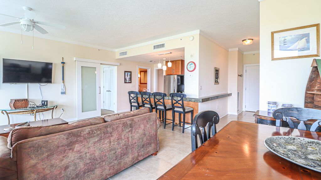 40-inch TV with cable channels