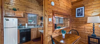 Just Bluffin’ at Mentone-Hot tub for two w/brow views!