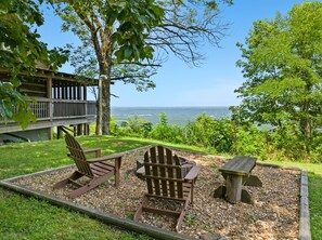 Property grounds - The Lookout at Mentone-log cabin with hot tub & amazing views! (Mentone)