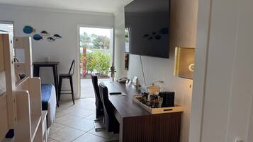 1 chambre, lit parapluie, Wi-Fi gratuit, draps fournis