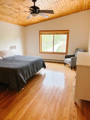 7 bedrooms, iron/ironing board, travel cot, WiFi