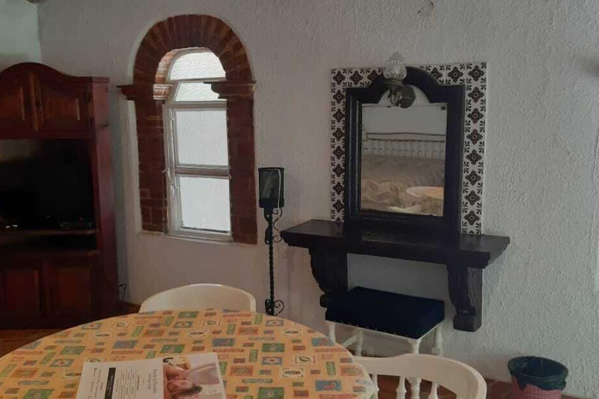 1 chambre, espace de travail pour ordinateur portable