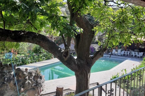 15 outdoor pools