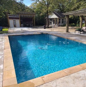 Outdoor pool - Country guesthouse w/ shared pool, firepit, and outdoor kitchen access (Lexington)